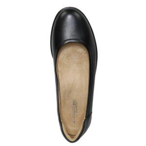 Naturalizer Flexy Flat in black